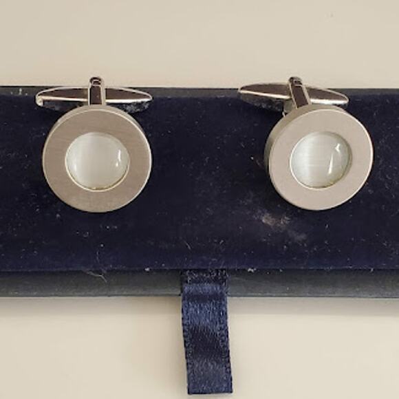 Alexandre of London Men's Cufflinks Silver Tone Mother of Pearl - Picture 1 of 5